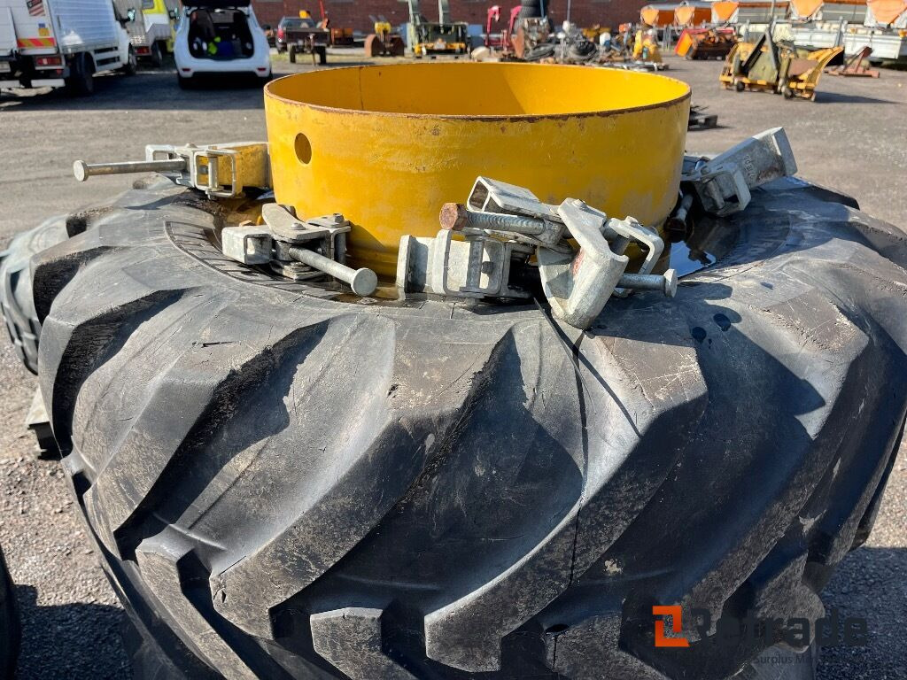 Anleggsmaskiner Tvillingmontering dæk og fælge med beslag til Hydrema rendegraver.: bilde 7