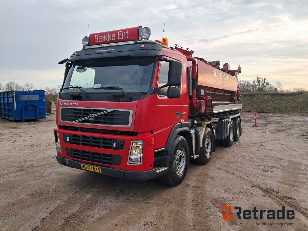 Volvo FM 400 8x2 med wirehejs og Hvidtved Larsen slamsuger - Vakuum lastebil: bilde 1 Volvo FM 400 8x2 med wirehejs og Hvidtved Larsen slamsuger - Vakuum lastebil: bilde 1