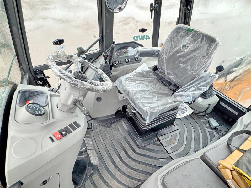 Case 770EX 4WD - New / Unused / Hammer Lines - Traktorgraver: bilde 5 Case 770EX 4WD - New / Unused / Hammer Lines - Traktorgraver: bilde 5