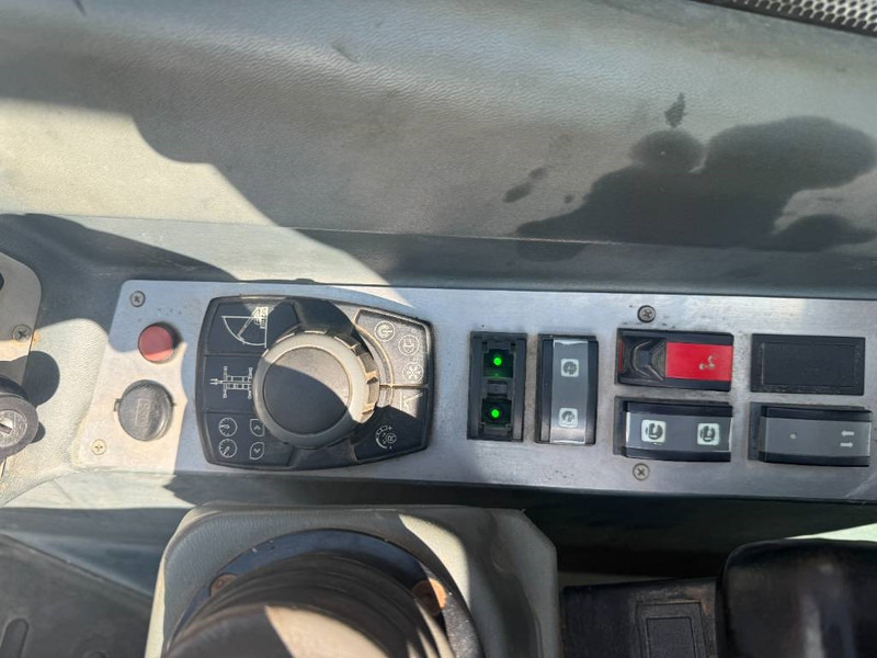 Teleskoplastere MAGNI RTH5.30 - Remote Control / 4x4x4 / Airco: bilde 11 Teleskoplastere MAGNI RTH5.30 - Remote Control / 4x4x4 / Airco: bilde 11