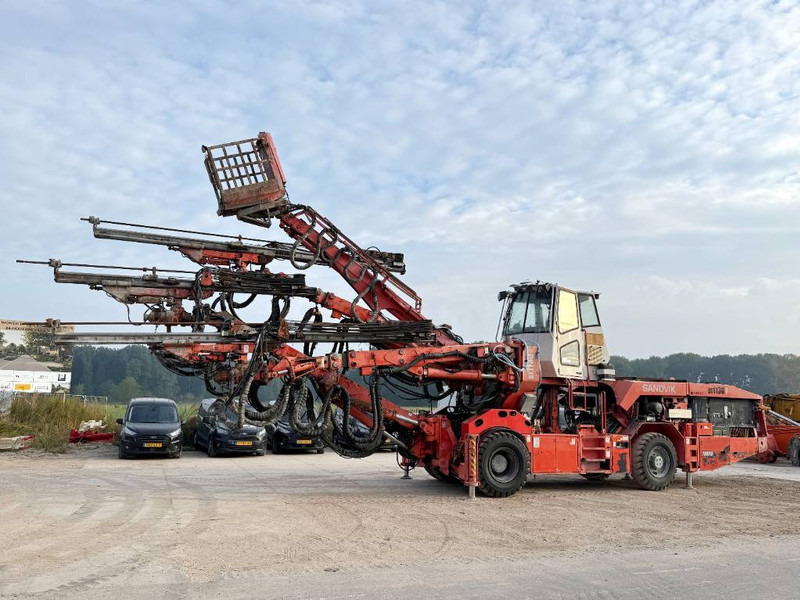 Sandvik DT1130-SC - 3x TB150 Drill Boom + Basket Boom - Borustyr: bilde 1 Sandvik DT1130-SC - 3x TB150 Drill Boom + Basket Boom - Borustyr: bilde 1