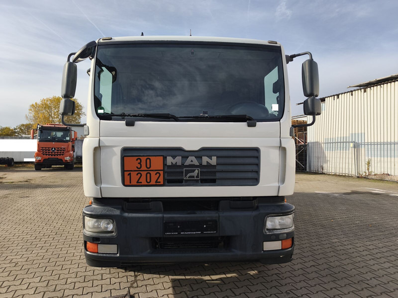 MAN TGM 18.240 - Tankbil: bilde 3 MAN TGM 18.240 - Tankbil: bilde 3