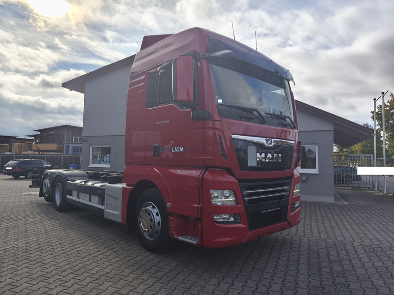 MAN TGX 26.500 BDF 6x2 Euro 6 Retarder Standard Lift+Lenk Euro 6 (29 - Chassis lastebil: bilde 2 MAN TGX 26.500 BDF 6x2 Euro 6 Retarder Standard Lift+Lenk Euro 6 (29 - Chassis lastebil: bilde 2