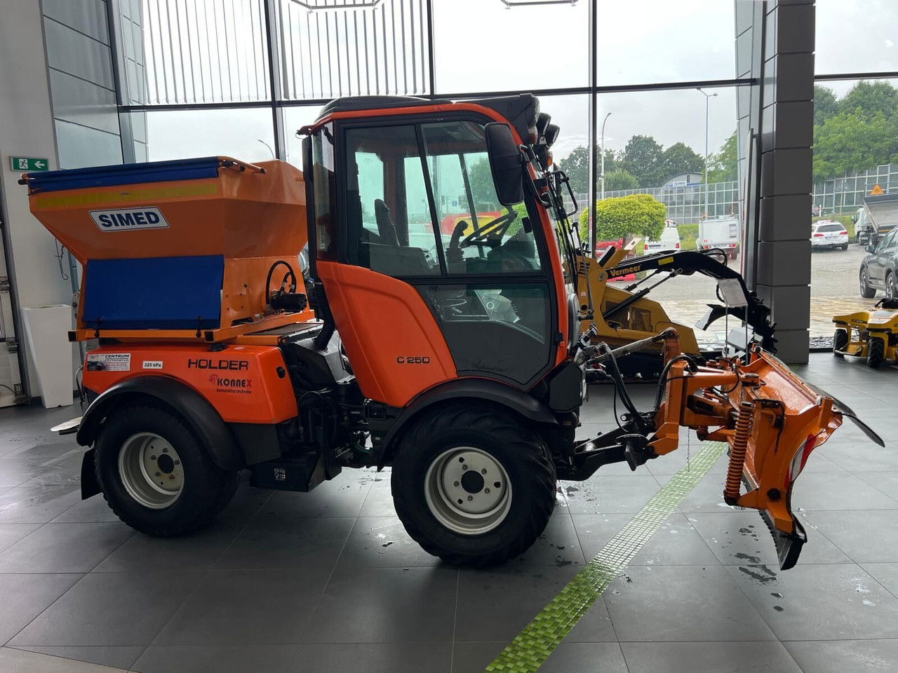 Holder C250 4X4 / LOW MTH / 1 Owner / Kubota Engine - Elektriske nyttekjøretøy: bilde 4 Holder C250 4X4 / LOW MTH / 1 Owner / Kubota Engine - Elektriske nyttekjøretøy: bilde 4