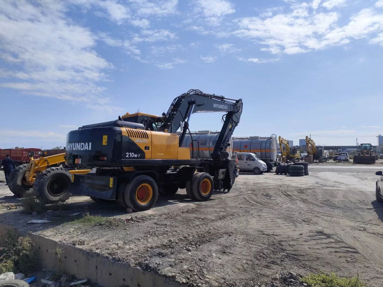 Hyundai R210-7 - Hjulgraver: bilde 4 Hyundai R210-7 - Hjulgraver: bilde 4