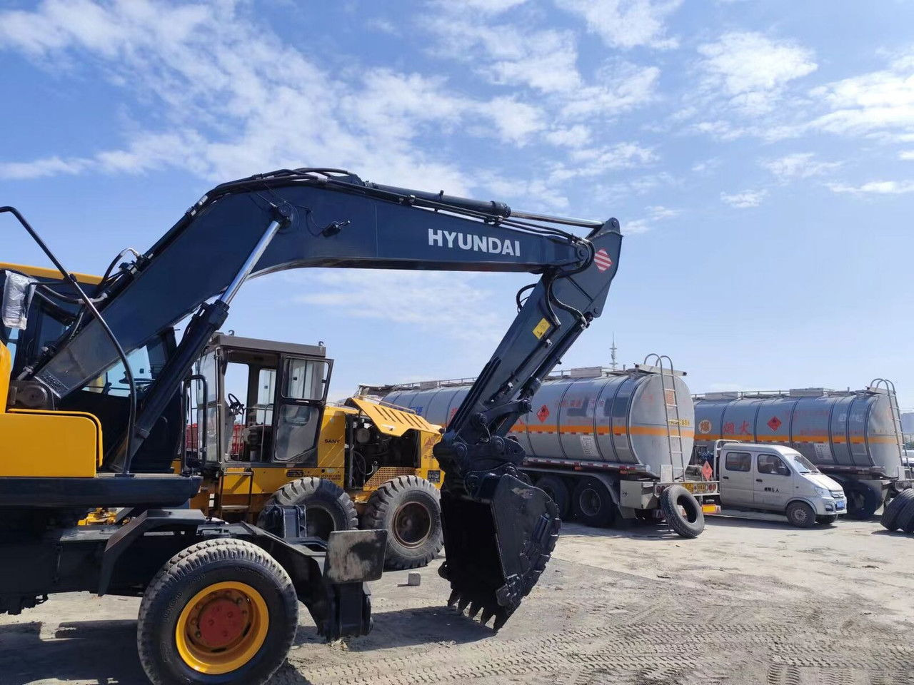 Hyundai R210-7 - Hjulgraver: bilde 2 Hyundai R210-7 - Hjulgraver: bilde 2