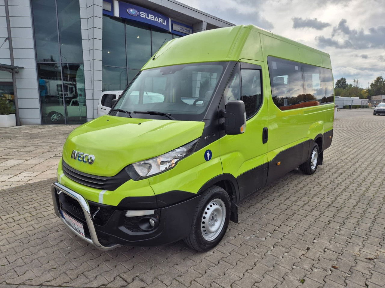 Iveco Daily 35S12 Hi-Matic / 10 Seats / Super Condition - Minibuss, Persontransport: bilde 2 Iveco Daily 35S12 Hi-Matic / 10 Seats / Super Condition - Minibuss, Persontransport: bilde 2