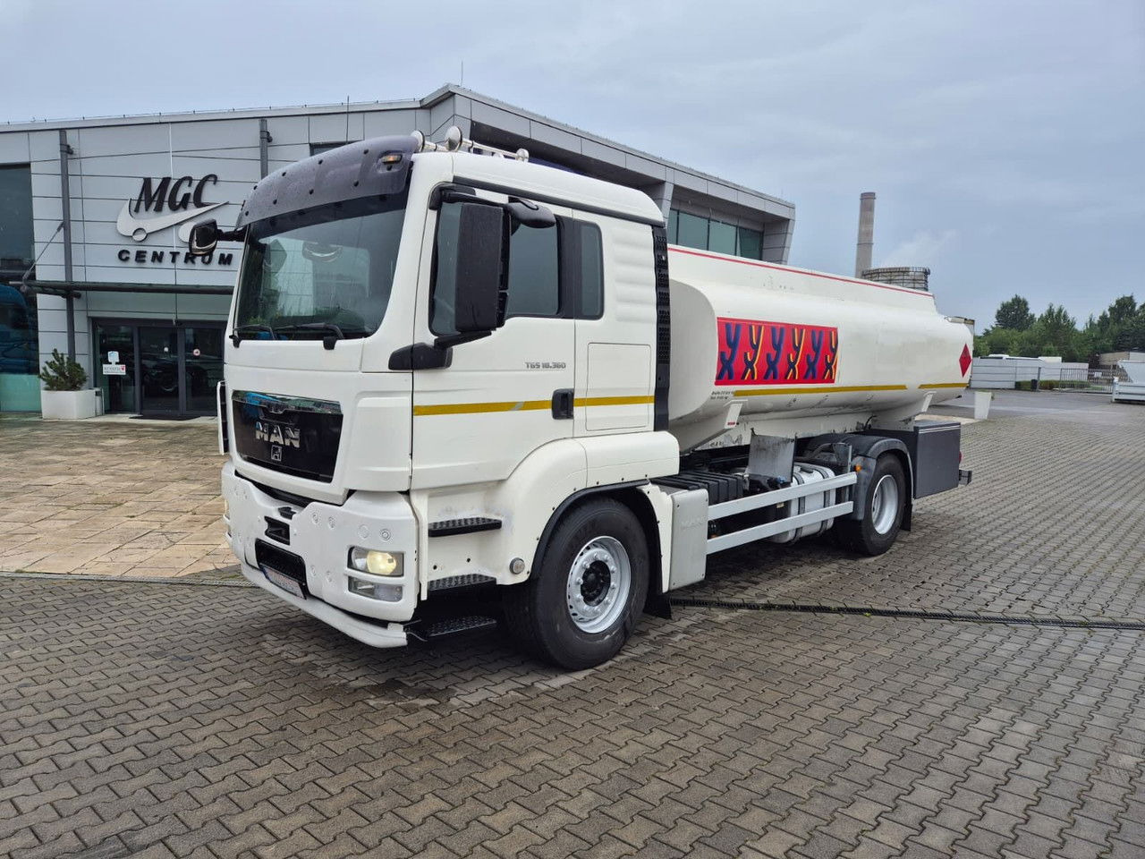 MAN MAN TGS 18.360 OIL Transport / Good Condition - Tankbil: bilde 3 MAN MAN TGS 18.360 OIL Transport / Good Condition - Tankbil: bilde 3