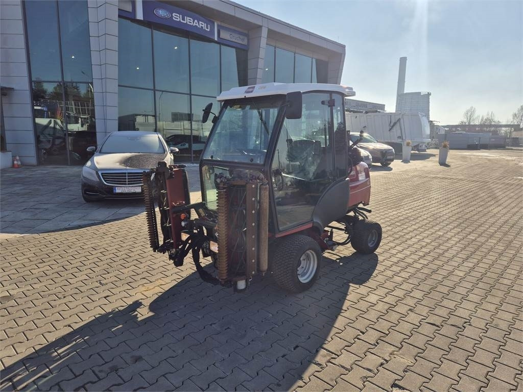 Toro CT2240 / 4WD / LIKE NEW! / ONLY 1681MTH - Kommunale traktor: bilde 2 Toro CT2240 / 4WD / LIKE NEW! / ONLY 1681MTH - Kommunale traktor: bilde 2