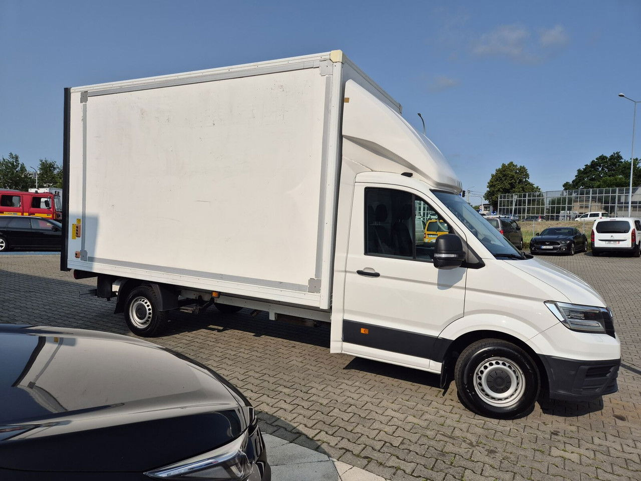 Volkswagen Crafter 2.0 TDI 177HP / High Container / Lift 750KG / Super Cond - Varebil med skap: bilde 2 Volkswagen Crafter 2.0 TDI 177HP / High Container / Lift 750KG / Super Cond - Varebil med skap: bilde 2