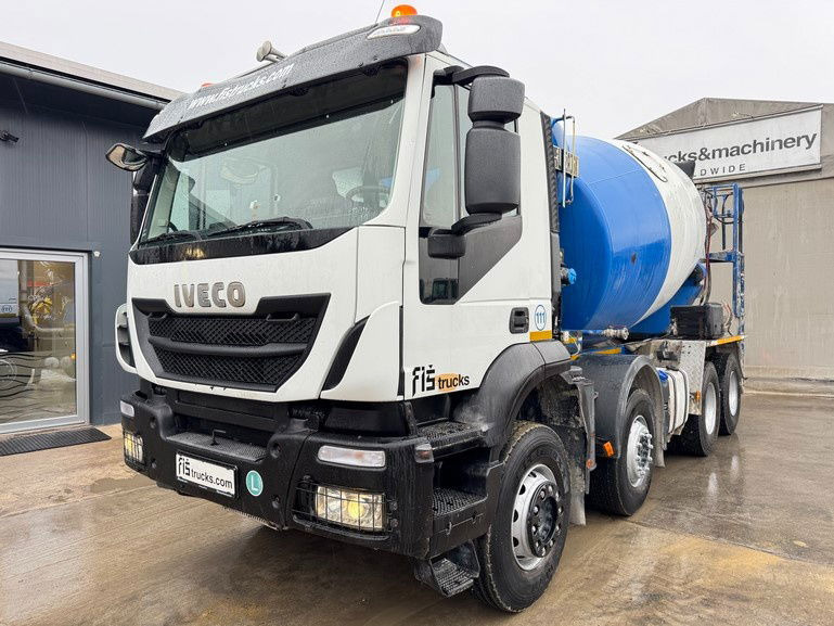Iveco Trakker AD340TB45 8x4 mixer 9m3 - Betongbil: bilde 1 Iveco Trakker AD340TB45 8x4 mixer 9m3 - Betongbil: bilde 1
