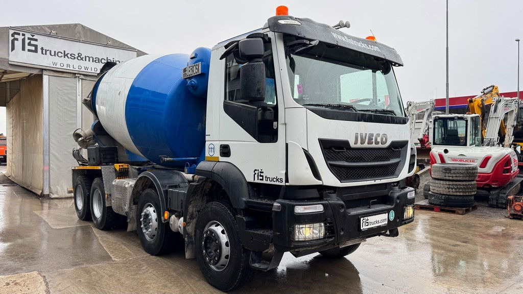 Iveco Trakker AD340TB45 8x4 mixer 9m3 - Betongbil: bilde 3 Iveco Trakker AD340TB45 8x4 mixer 9m3 - Betongbil: bilde 3