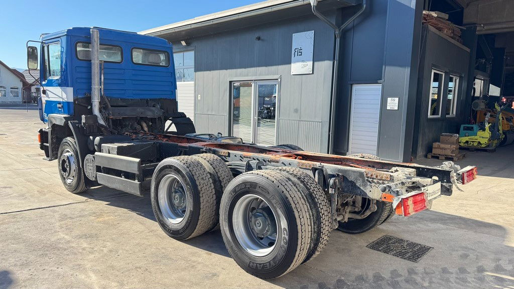 MAN 25.272 6x4 chassis- complete spring - Chassis lastebil: bilde 4 MAN 25.272 6x4 chassis- complete spring - Chassis lastebil: bilde 4