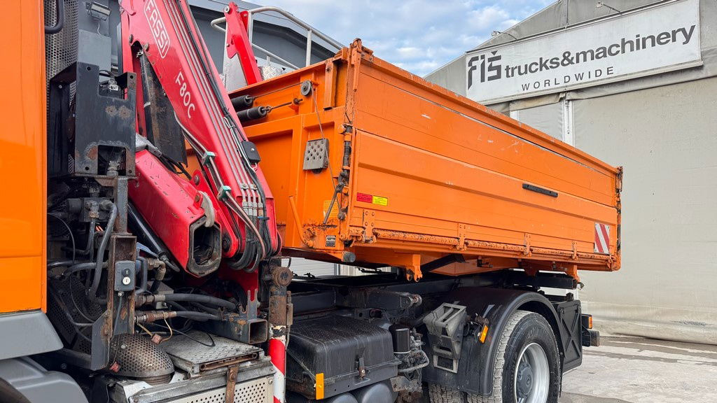 Mercedes-Benz Actros 1832 AK tipper 4x4 - crane Fassi 9.2M - remote control - Tippbil: bilde 3 Mercedes-Benz Actros 1832 AK tipper 4x4 - crane Fassi 9.2M - remote control - Tippbil: bilde 3