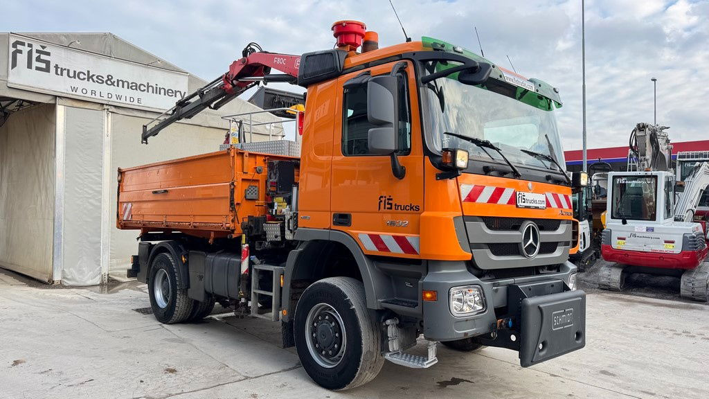 Tippbil Mercedes-Benz Actros 1832 AK tipper 4x4 - crane Fassi 9.2M - remote control: bilde 8