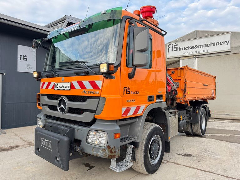 Mercedes-Benz Actros 1832 AK tipper 4x4 - crane Fassi 9.2M - remote control - Tippbil: bilde 1 Mercedes-Benz Actros 1832 AK tipper 4x4 - crane Fassi 9.2M - remote control - Tippbil: bilde 1