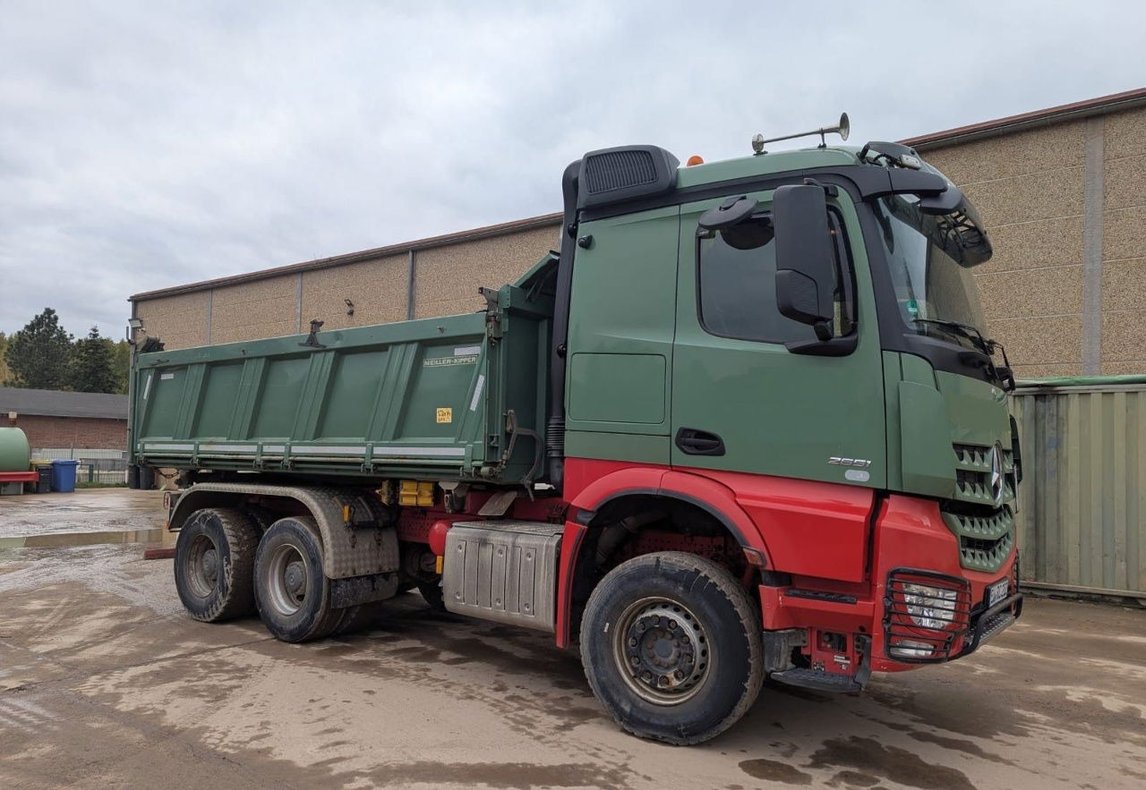 Mercedes-Benz Actros 2651 6X4 meiller bordmatic tipper - Tippbil: bilde 1 Mercedes-Benz Actros 2651 6X4 meiller bordmatic tipper - Tippbil: bilde 1