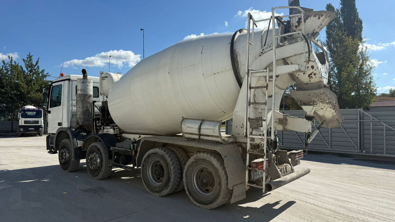 Mercedes-Benz Actros 3532 8x4 beton Schwing mixer 10m3 - Betongbil: bilde 3 Mercedes-Benz Actros 3532 8x4 beton Schwing mixer 10m3 - Betongbil: bilde 3