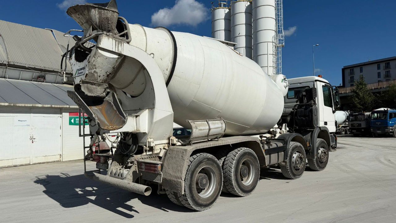 Mercedes-Benz Actros 3532 8x4 beton Schwing mixer 10m3 - Betongbil: bilde 4 Mercedes-Benz Actros 3532 8x4 beton Schwing mixer 10m3 - Betongbil: bilde 4