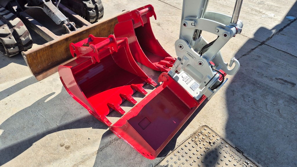 Takeuchi TB230 - Powertilt - 3X Buckets - 2017 Year - TOP Condition - Minigraver: bilde 5 Takeuchi TB230 - Powertilt - 3X Buckets - 2017 Year - TOP Condition - Minigraver: bilde 5