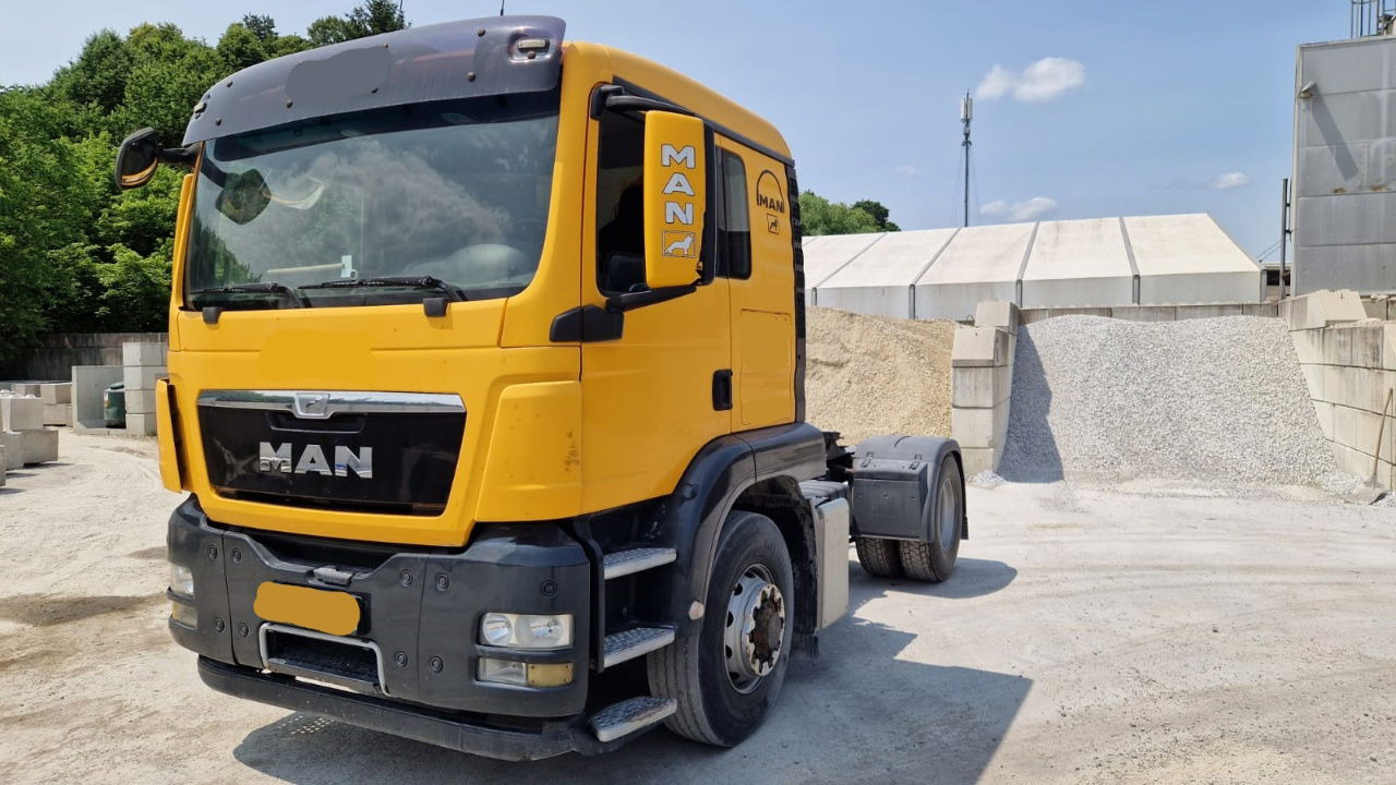 MAN 18.440 4x4 BLS tractor unit - tipp. hydraulics - Trekkvogn: bilde 1 MAN 18.440 4x4 BLS tractor unit - tipp. hydraulics - Trekkvogn: bilde 1