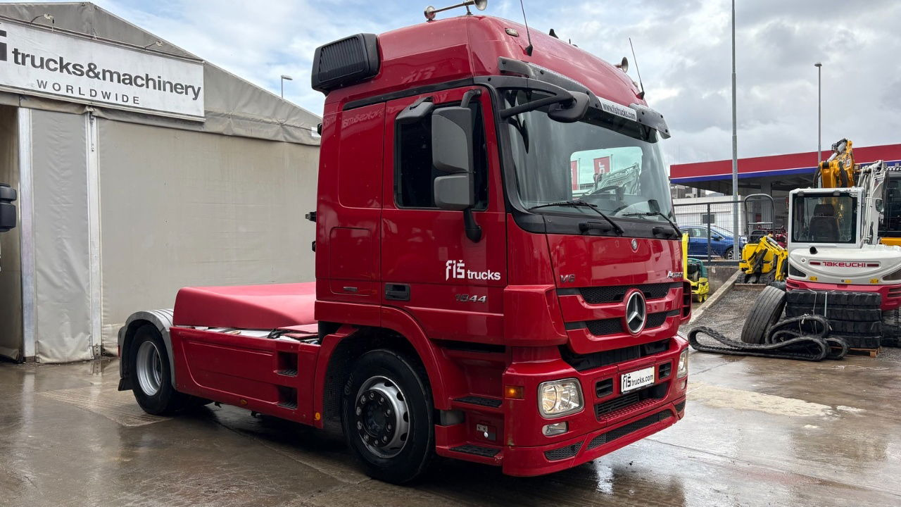 Mercedes-Benz Actros 1844 4x2 tractor unit - retarder - Trekkvogn: bilde 2 Mercedes-Benz Actros 1844 4x2 tractor unit - retarder - Trekkvogn: bilde 2