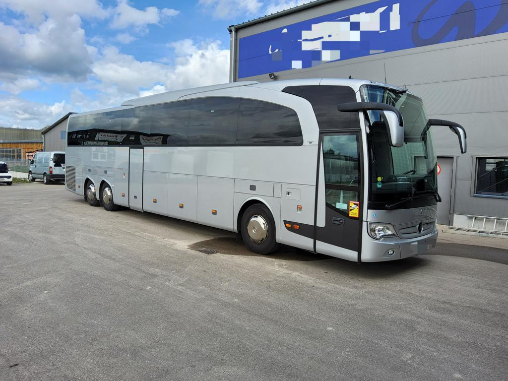 Mercedes Benz 2x Travego L 17 RHD vis a vis Tisch - Stehküche - Luxline - 476 PS - Turistbuss: bilde 1 Mercedes Benz 2x Travego L 17 RHD vis a vis Tisch - Stehküche - Luxline - 476 PS - Turistbuss: bilde 1