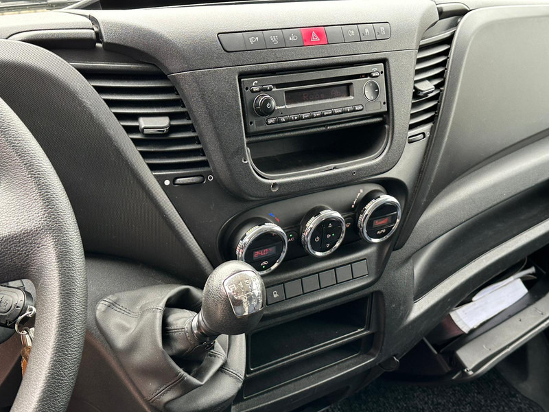 Leie Iveco Daily 35S14 Enkellucht Laadbrug Iveco Daily 35S14 Enkellucht Laadbrug: bilde 9 Leie Iveco Daily 35S14 Enkellucht Laadbrug Iveco Daily 35S14 Enkellucht Laadbrug: bilde 9