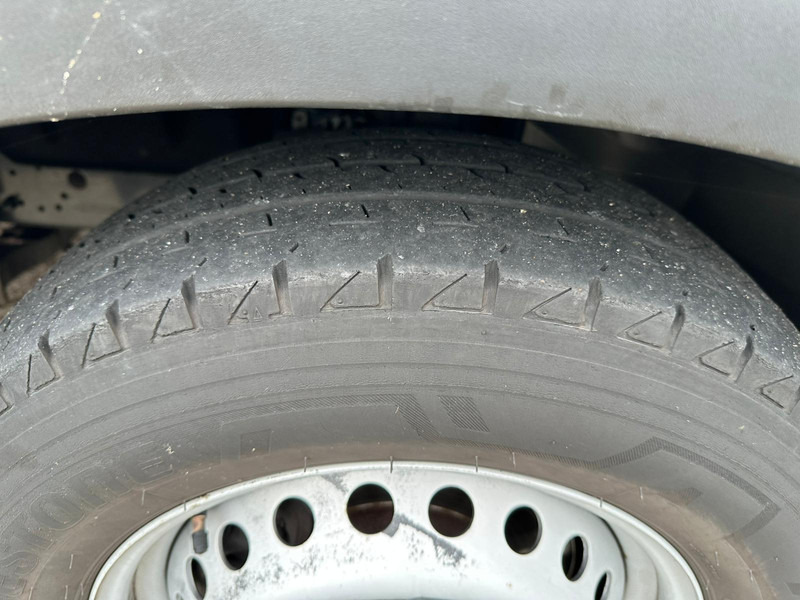 Leie Iveco Daily 35S14 Enkellucht Laadbrug Iveco Daily 35S14 Enkellucht Laadbrug: bilde 17 Leie Iveco Daily 35S14 Enkellucht Laadbrug Iveco Daily 35S14 Enkellucht Laadbrug: bilde 17