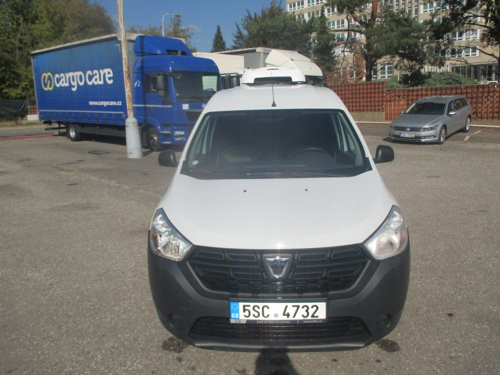 Dacia Izotherm ,1.6i ,Euro 6 - SUV: bilde 2 Dacia Izotherm ,1.6i ,Euro 6 - SUV: bilde 2