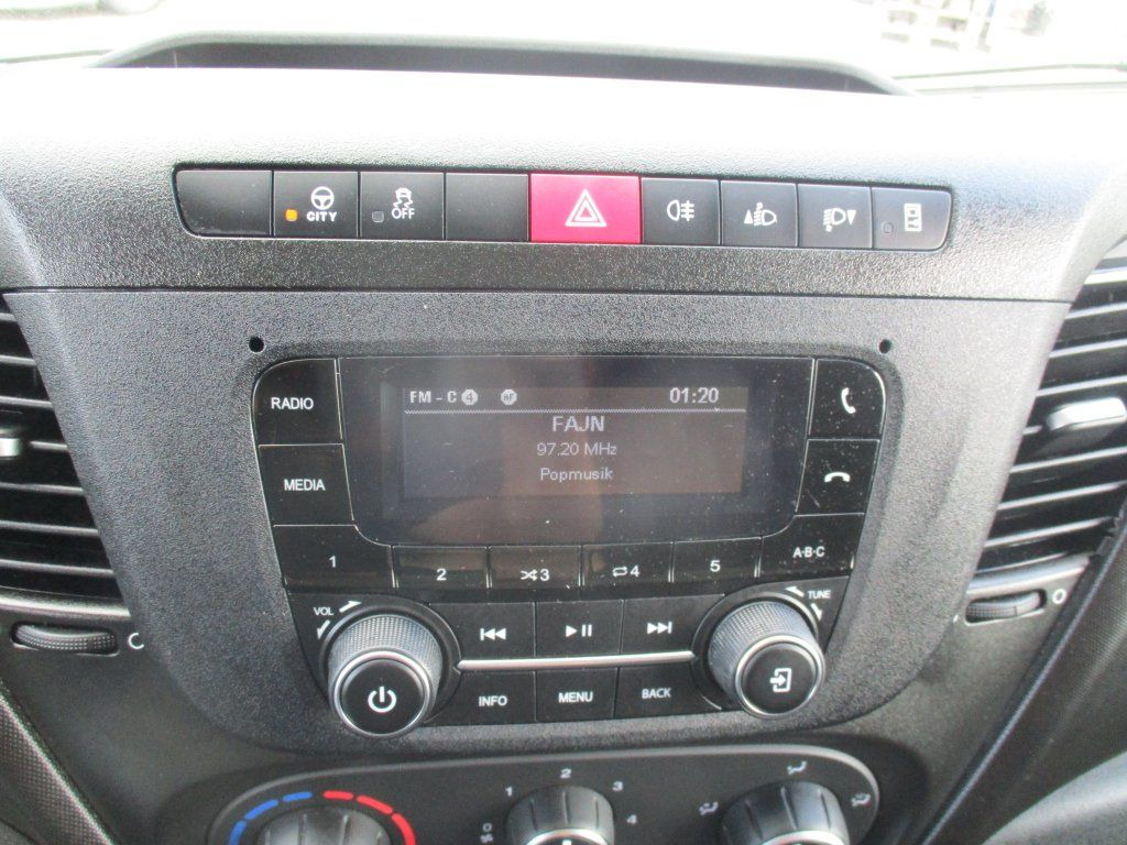 Varebil med skap Iveco 35C16 Daily,2.3L Palfinger: bilde 18