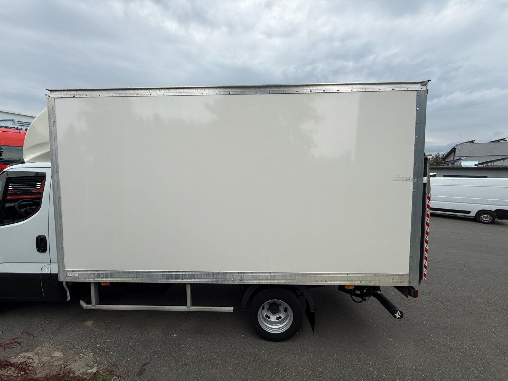 Varebil med skap Iveco 35C16 Daily: bilde 7