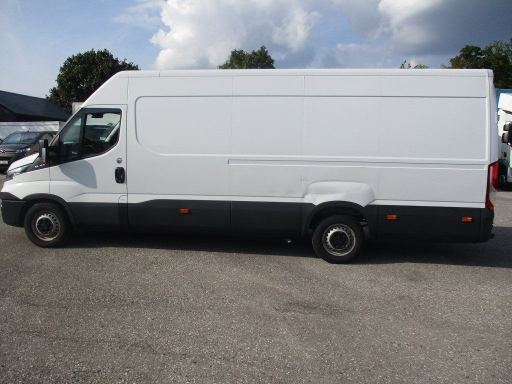 Iveco 35S16 - Kassebil: bilde 3 Iveco 35S16 - Kassebil: bilde 3