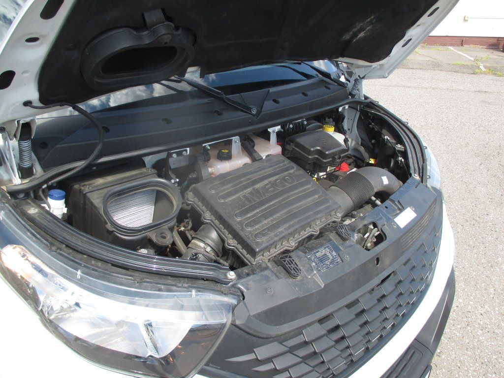 Varebil med skap Iveco Daily 35C16: bilde 15