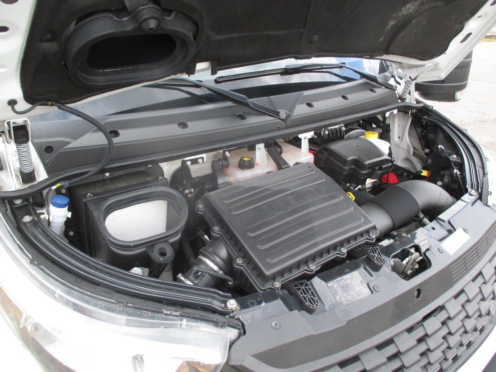 Varebil med skap Iveco Daily 35C16: bilde 17