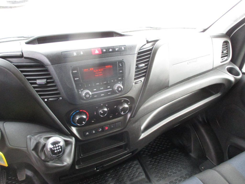 Varebil med skap Iveco Daily 35C16: bilde 14