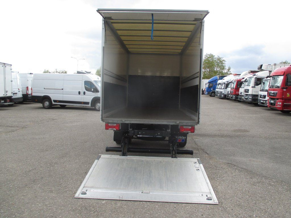 Varebil med skap Iveco Daily 35C16: bilde 8
