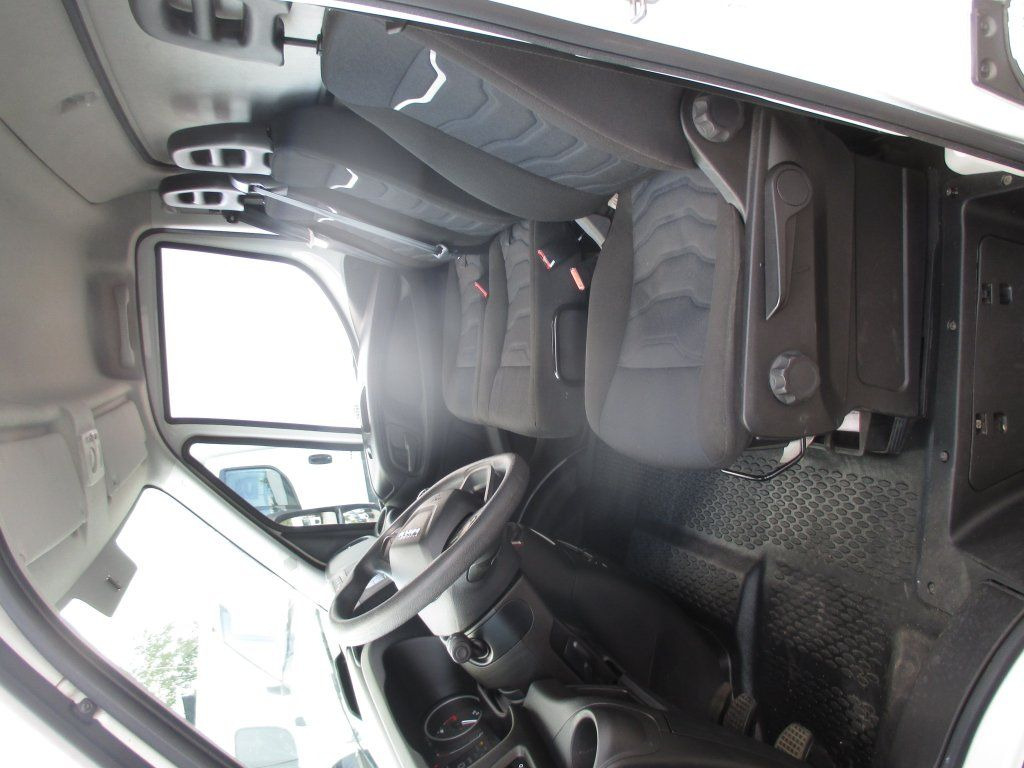 Varebil med skap Iveco Daily 35C16: bilde 13