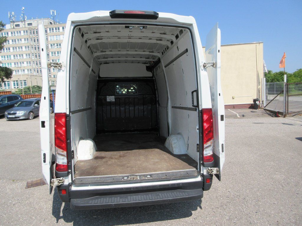 Iveco Daily 35S16 - Kassebil: bilde 4 Iveco Daily 35S16 - Kassebil: bilde 4