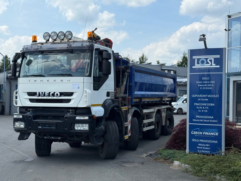 Iveco Trakker AD410 T45 8x8 + HMF 1643 Z2 - Tippbil: bilde 1 Iveco Trakker AD410 T45 8x8 + HMF 1643 Z2 - Tippbil: bilde 1