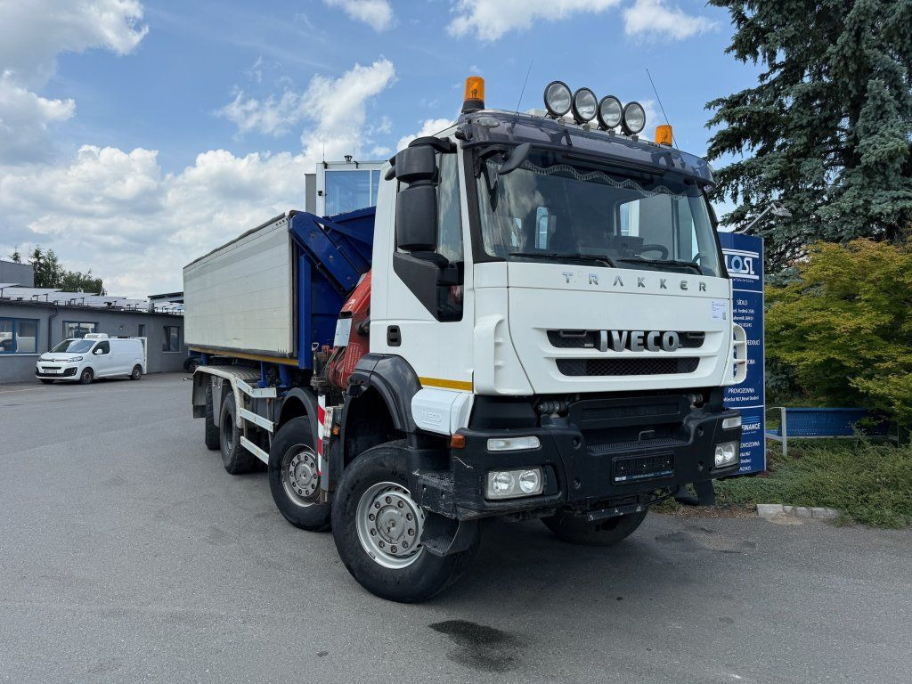 Iveco Trakker AD410 T45 8x8 + HMF 1643 Z2 - Tippbil: bilde 2 Iveco Trakker AD410 T45 8x8 + HMF 1643 Z2 - Tippbil: bilde 2