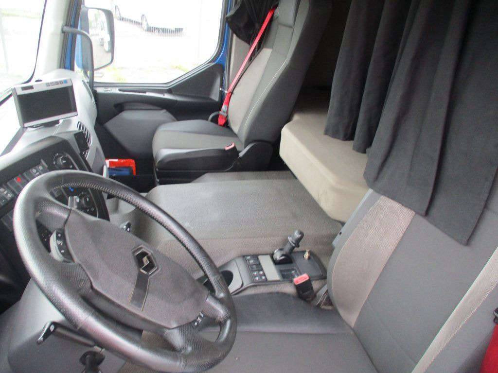 Renault D18, 320 - Skapbil: bilde 4 Renault D18, 320 - Skapbil: bilde 4