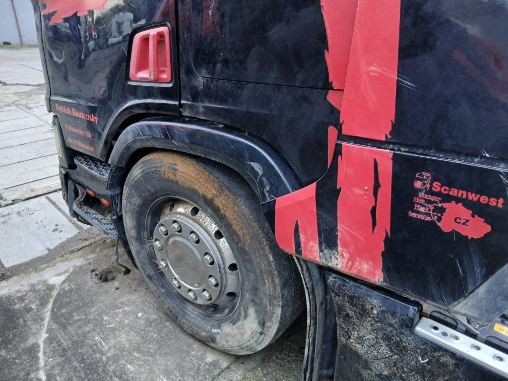 Scania R450 MEGA/lowdeck Unfall / damage - Trekkvogn: bilde 5 Scania R450 MEGA/lowdeck Unfall / damage - Trekkvogn: bilde 5