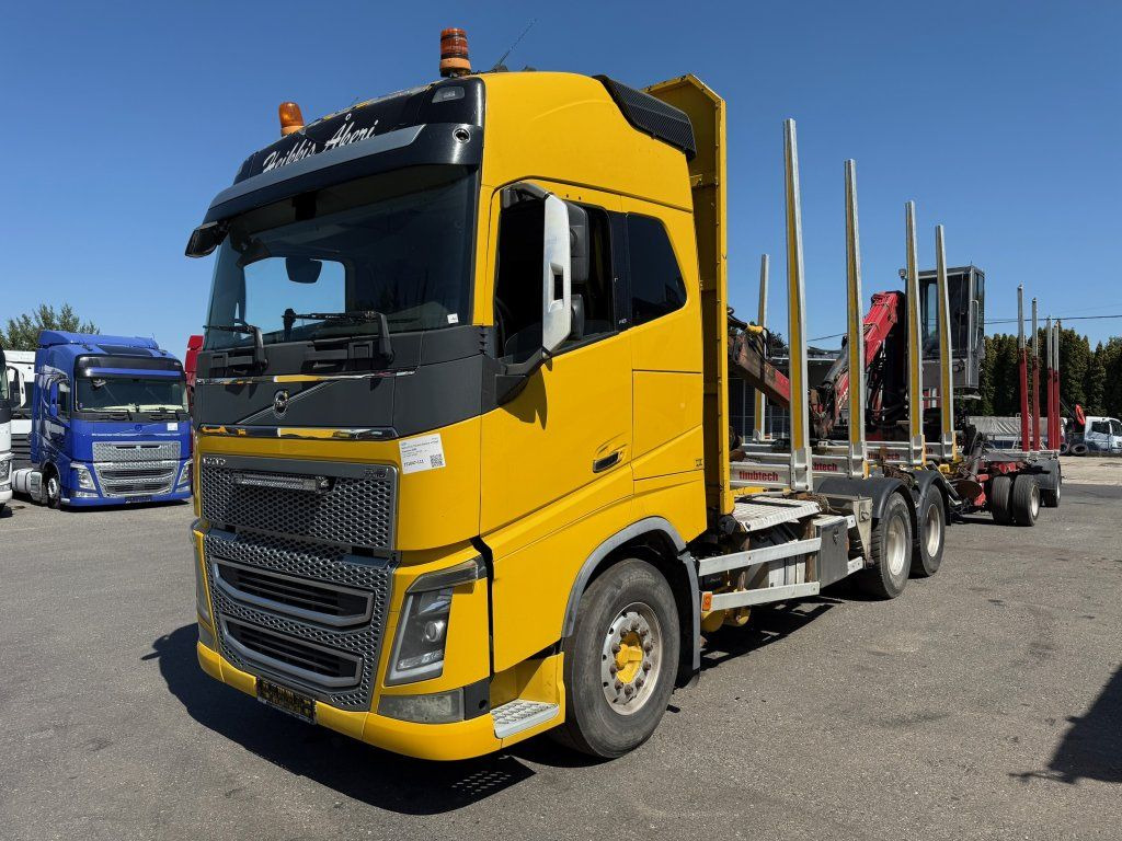 Volvo FH 16 750 6x4 + Fliegl - Tømmerbil, Kranbil: bilde 3 Volvo FH 16 750 6x4 + Fliegl - Tømmerbil, Kranbil: bilde 3