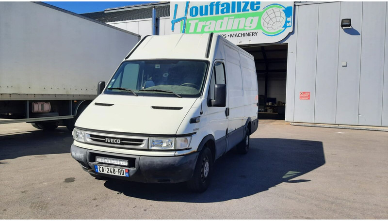 Iveco Daily 35S12 - Kassebil: bilde 2 Iveco Daily 35S12 - Kassebil: bilde 2