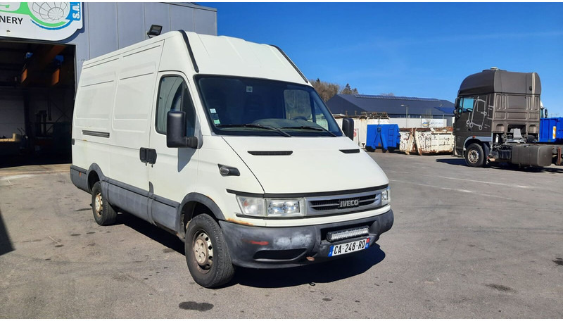 Iveco Daily 35S12 - Kassebil: bilde 1 Iveco Daily 35S12 - Kassebil: bilde 1
