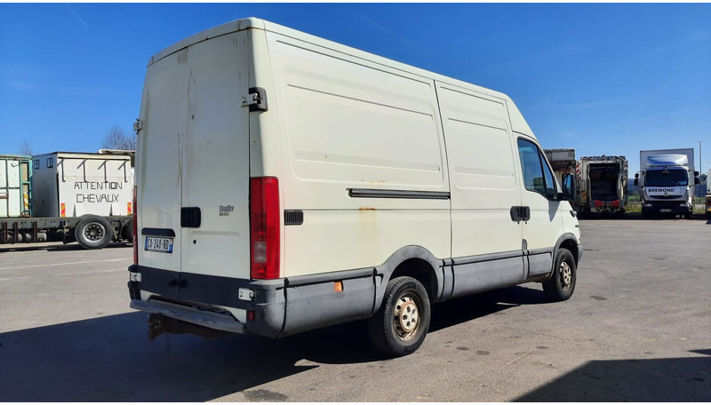 Iveco Daily 35S12 - Kassebil: bilde 3 Iveco Daily 35S12 - Kassebil: bilde 3