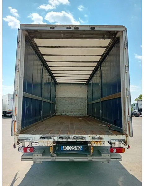 Renault Midlum 280 dxi - manual gearbox / steel suspension lames - Kapellbil: bilde 3 Renault Midlum 280 dxi - manual gearbox / steel suspension lames - Kapellbil: bilde 3