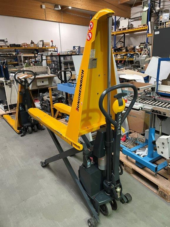 5 (five) scissor pallet truck with electric drive and quick lift pump Jungheinrich model TMX-E 10 - Lavtløftende truck: bilde 1 5 (five) scissor pallet truck with electric drive and quick lift pump Jungheinrich model TMX-E 10 - Lavtløftende truck: bilde 1