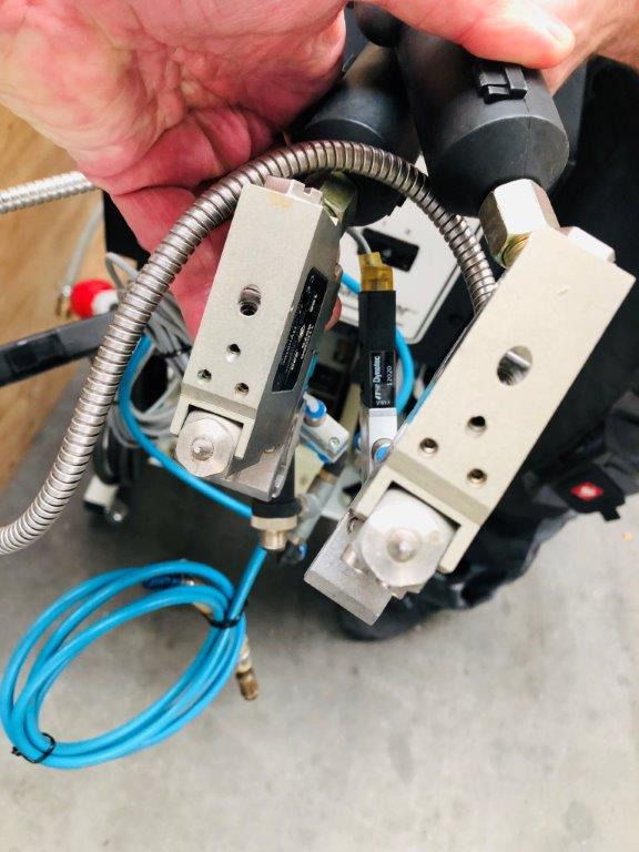 Dynatec Quattro Challenger glue melter with two application nozzles Dy 2002 control unit for 8 channels - Trykkmaskin: bilde 4 Dynatec Quattro Challenger glue melter with two application nozzles Dy 2002 control unit for 8 channels - Trykkmaskin: bilde 4